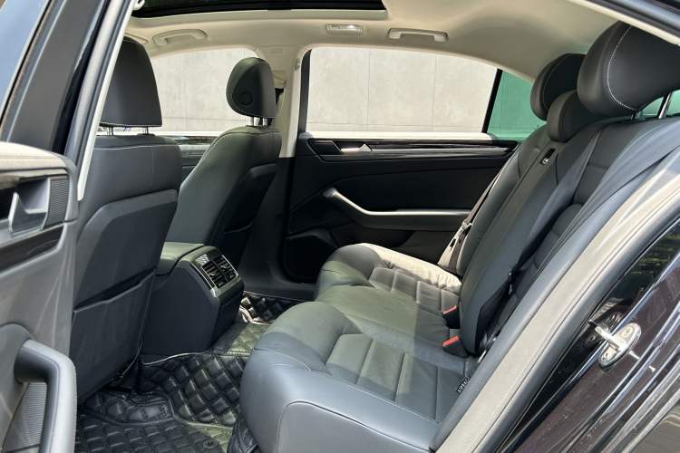Used Volkswagen Phideon 2019 380TSI Two-Wheel Drive Business Edition China VI Standard Interior 2