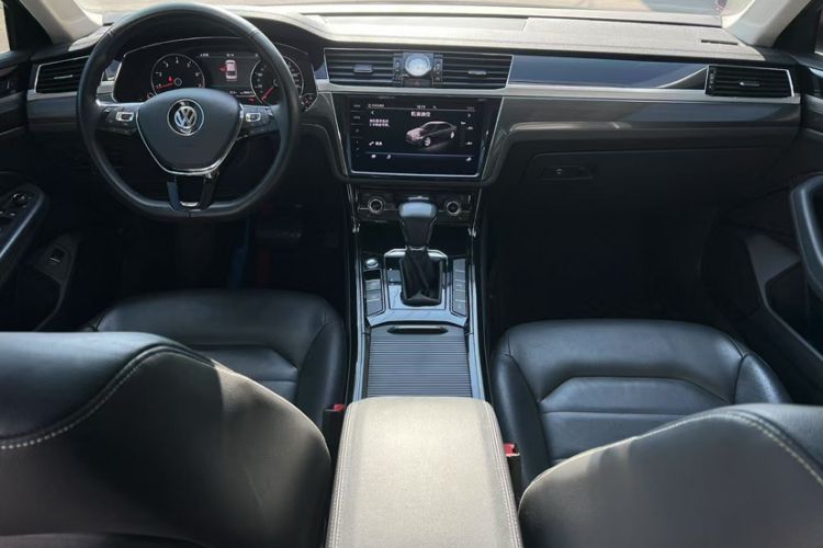 Used Volkswagen Phideon 2019 380TSI Two-Wheel Drive Business Edition China VI Standard Interior 2