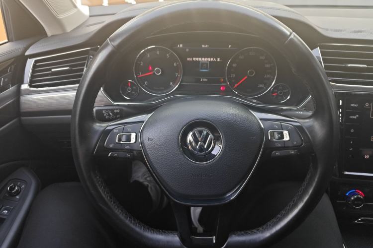 Used Volkswagen Phideon 2019 380TSI Two-Wheel Drive Business Edition China VI Standard Interior 2