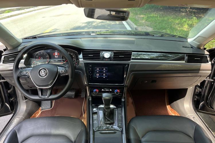 Used Volkswagen Phideon 2019 380TSI Two-Wheel Drive Business Edition China VI Standard Interior 3