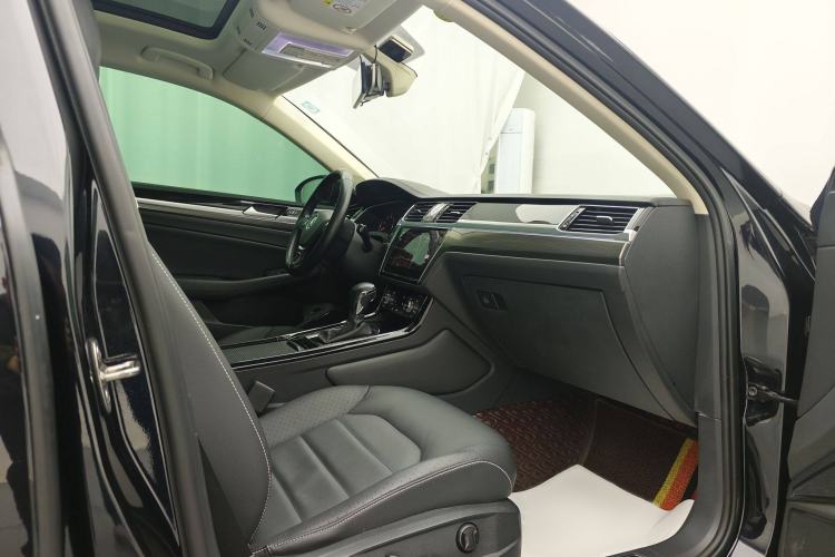 Used Volkswagen Phideon 2019 380TSI Two-Wheel Drive Business Edition China VI Standard Interior 4