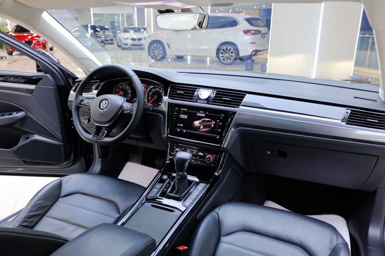 Used Volkswagen Phideon 2019 380TSI Two-Wheel Drive Business Edition China VI Standard Interior 4
