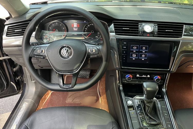Used Volkswagen Phideon 2019 380TSI Two-Wheel Drive Business Edition China VI Standard Interior 4