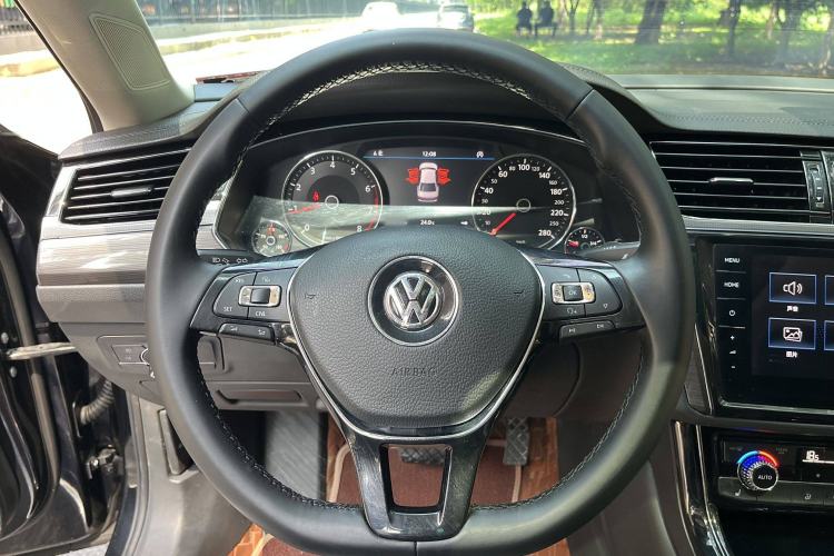 Used Volkswagen Phideon 2019 380TSI Two-Wheel Drive Business Edition China VI Standard Interior 5