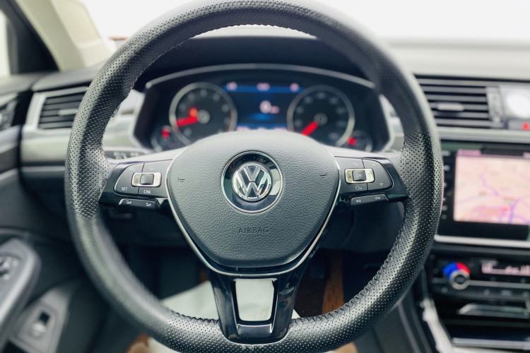 Used Volkswagen Phideon 2019 380TSI Two-Wheel Drive Business Edition China VI Standard Interior 7