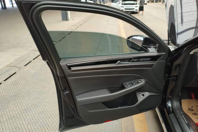 Used Volkswagen Phideon 2019 380TSI Two-Wheel Drive Business Edition China VI Standard Interior 7