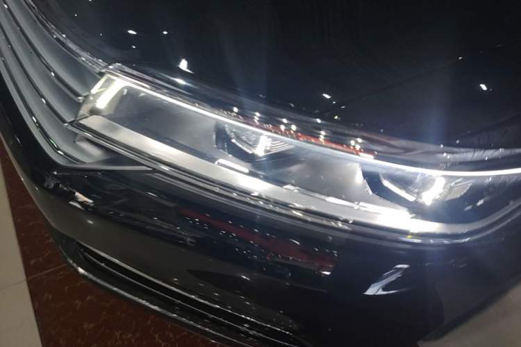 Used Volkswagen Phideon 2019 380TSI Two-Wheel Drive Business Edition China VI Standard Left Front Headlight