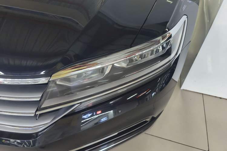 Used Volkswagen Phideon 2019 380TSI Two-Wheel Drive Business Edition China VI Standard Left Front Headlight