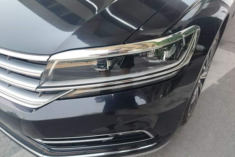 Used Volkswagen Phideon 2019 380TSI Two-Wheel Drive Business Edition China VI Standard Left Front Headlight
