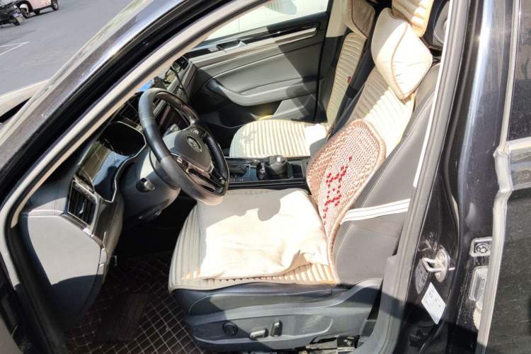 Used Volkswagen Phideon 2019 380TSI Two-Wheel Drive Business Edition China V Standard Left Front Seat