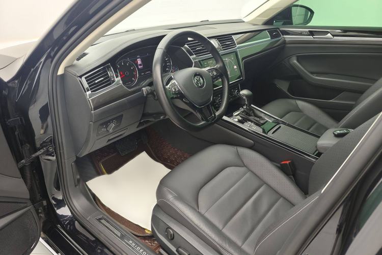 Used Volkswagen Phideon 2019 380TSI Two-Wheel Drive Business Edition China VI Standard Left Front Seat