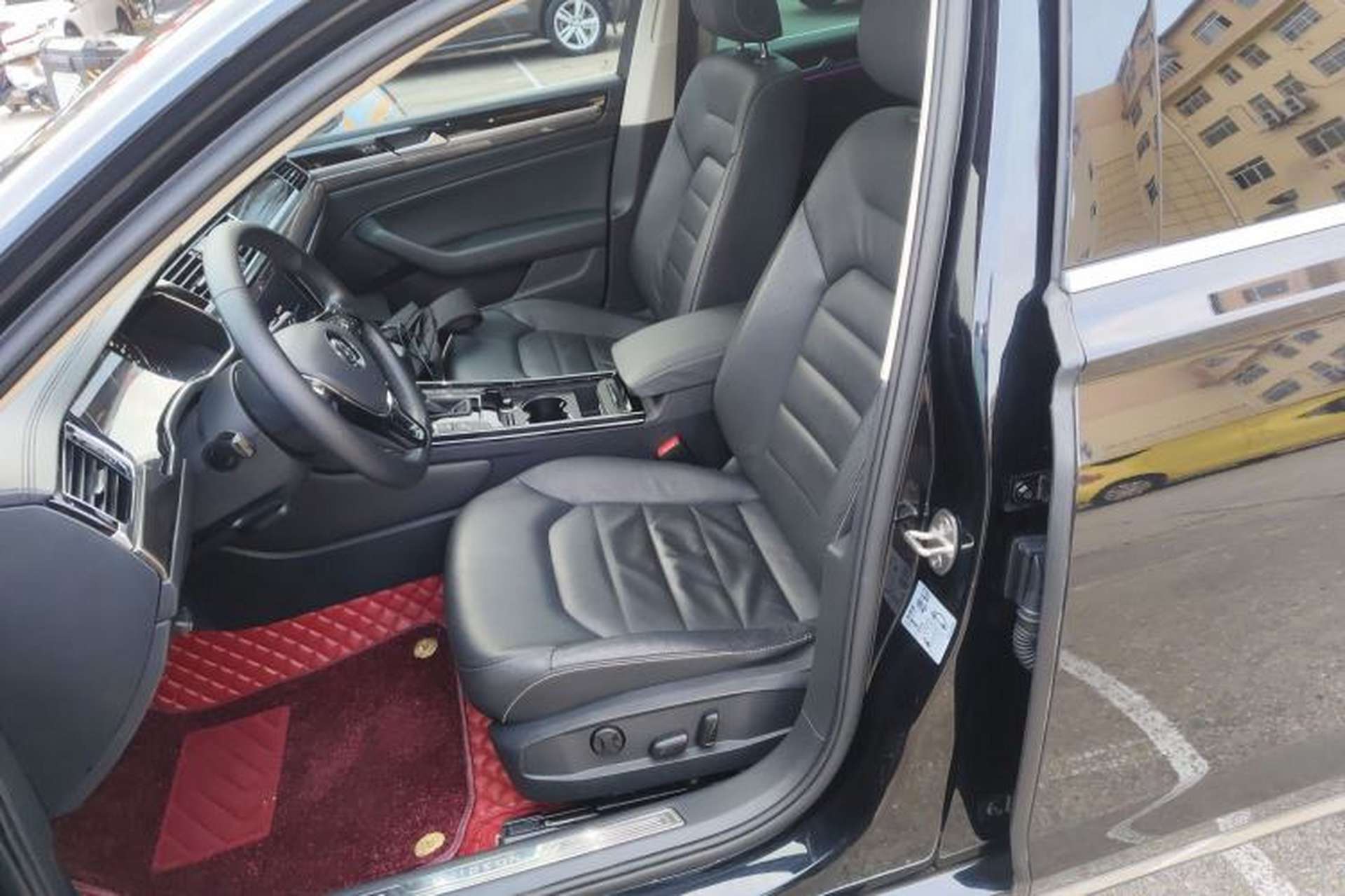 Used Volkswagen Phideon 2019 380TSI Two-Wheel Drive Business Edition China VI Standard Left Front Seat