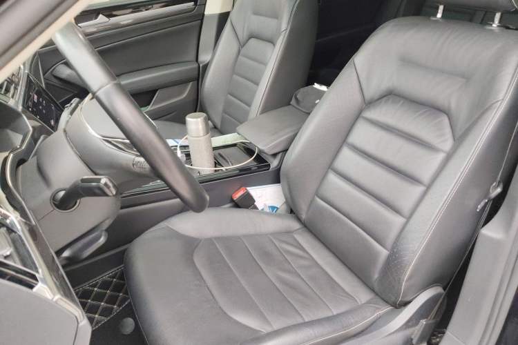 Used Volkswagen Phideon 2019 380TSI Two-Wheel Drive Business Edition China VI Standard Left Front Seat