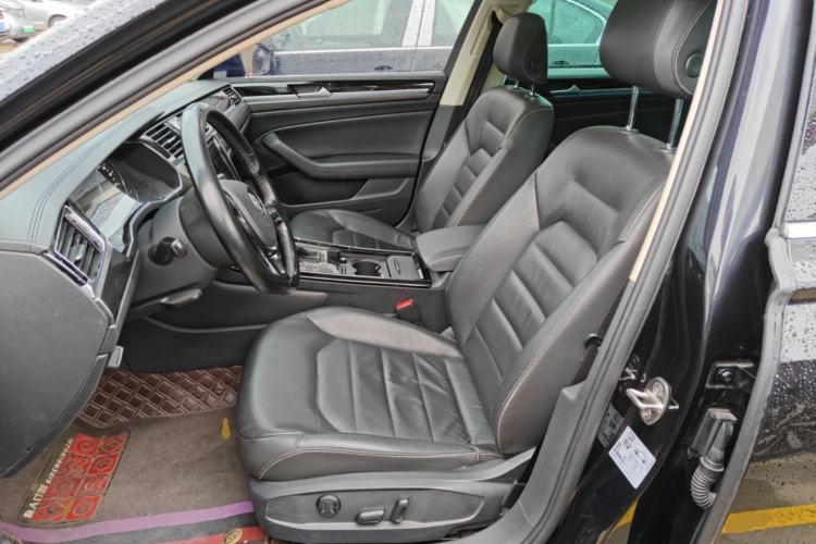 Used Volkswagen Phideon 2019 380TSI Two-Wheel Drive Business Edition China VI Standard Left Front Seat