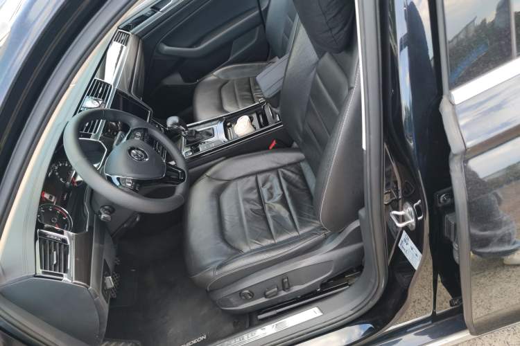Used Volkswagen Phideon 2019 380TSI Two-Wheel Drive Business Edition China V Standard Left Front Seat