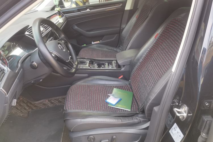 Used Volkswagen Phideon 2019 380TSI Two-Wheel Drive Business Edition China VI Standard Left Front Seat