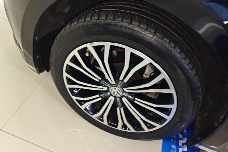 Used Volkswagen Phideon 2019 380TSI Two-Wheel Drive Business Edition China VI Standard Left Front Wheel Hub