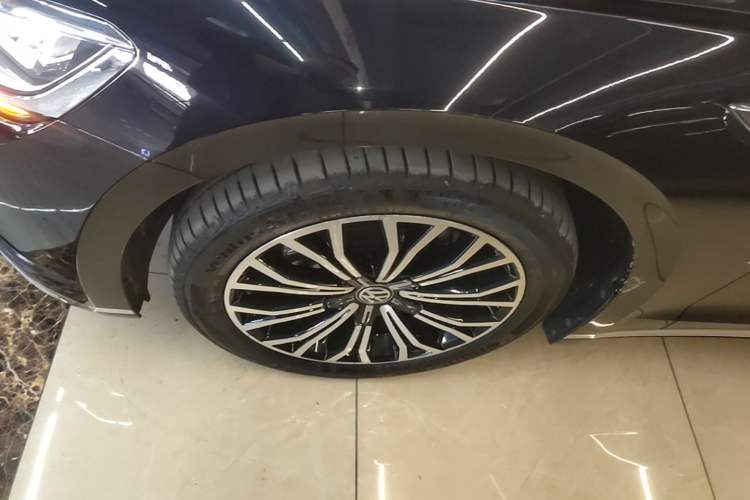 Used Volkswagen Phideon 2019 380TSI Two-Wheel Drive Business Edition China V Standard Left Front Wheel Hub