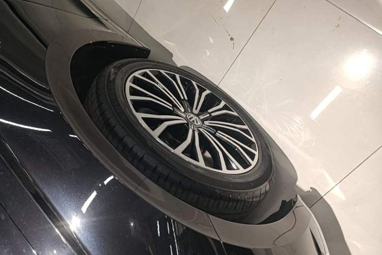 Used Volkswagen Phideon 2019 380TSI Two-Wheel Drive Business Edition China VI Standard Left Front Wheel Hub