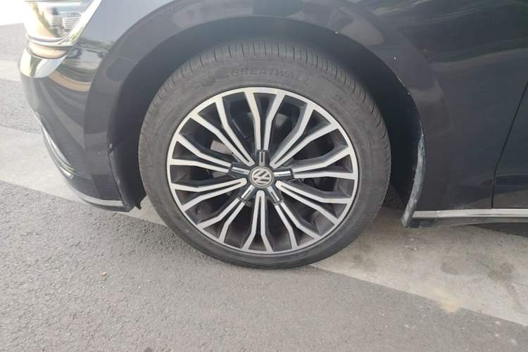 Used Volkswagen Phideon 2019 380TSI Two-Wheel Drive Business Edition China VI Standard Left Front Wheel Hub