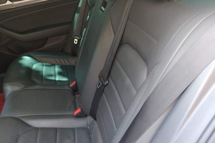 Used Volkswagen Phideon 2019 380TSI Two-Wheel Drive Business Edition China VI Standard Left Rear Seat