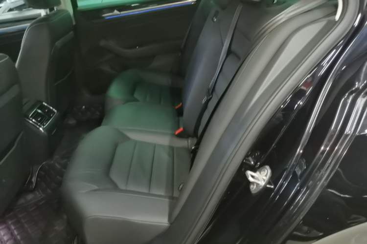 Used Volkswagen Phideon 2019 380TSI Two-Wheel Drive Business Edition China VI Standard Left Rear Seat