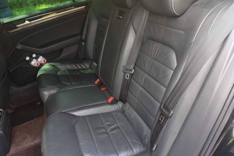 Used Volkswagen Phideon 2019 380TSI Two-Wheel Drive Business Edition China VI Standard Left Rear Seat