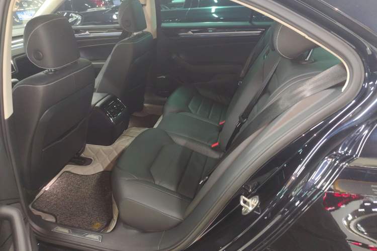 Used Volkswagen Phideon 2019 380TSI Two-Wheel Drive Business Edition China VI Standard Left Rear Seat
