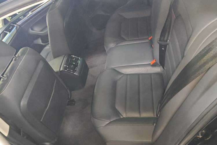 Used Volkswagen Phideon 2019 380TSI Two-Wheel Drive Business Edition China VI Standard Left Rear Seat
