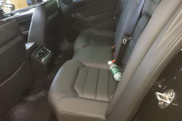 Used Volkswagen Phideon 2019 380TSI Two-Wheel Drive Business Edition China V Standard Left Rear Seat