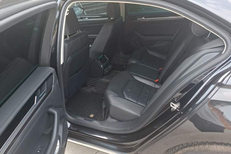Used Volkswagen Phideon 2019 380TSI Two-Wheel Drive Business Edition China VI Standard Left Rear Seat