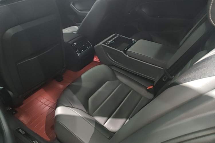 Used Volkswagen Phideon 2019 380TSI Two-Wheel Drive Business Edition China VI Standard Left Rear Seat