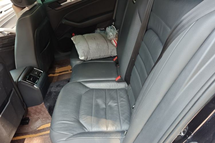 Used Volkswagen Phideon 2019 380TSI Two-Wheel Drive Luxury Edition China VI Standard Left Rear Seat
