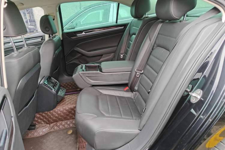 Used Volkswagen Phideon 2019 380TSI Two-Wheel Drive Business Edition China VI Standard Left Rear Seat