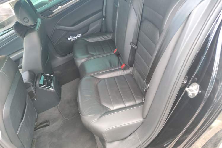 Used Volkswagen Phideon 2019 380TSI Two-Wheel Drive Business Edition China V Standard Left Rear Seat