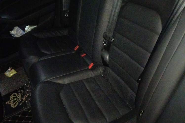 Used Volkswagen Phideon 2019 380TSI Two-Wheel Drive Business Edition China VI Standard Left Rear Seat
