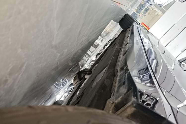 Used Volkswagen Phideon 2019 380TSI Two-Wheel Drive Business Edition China VI Standard Left Side Sill
