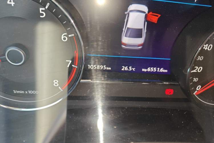 Used Volkswagen Phideon 2019 380TSI Two-Wheel Drive Luxury Edition China VI Standard Odometer Close Up