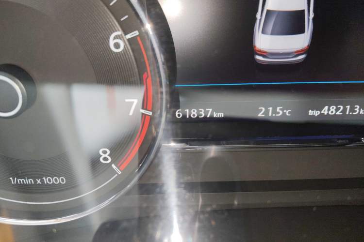 Used Volkswagen Phideon 2019 380TSI Two-Wheel Drive Business Edition China VI Standard Odometer Close Up