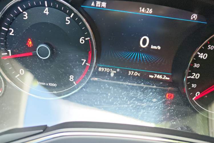 Used Volkswagen Phideon 2019 380TSI Two-Wheel Drive Business Edition China VI Standard Odometer Close Up