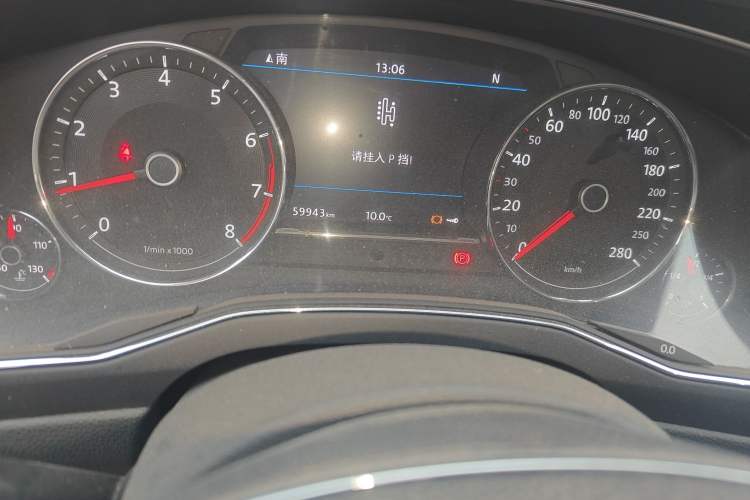 Used Volkswagen Phideon 2019 380TSI Two-Wheel Drive Business Edition China VI Standard Odometer Close Up