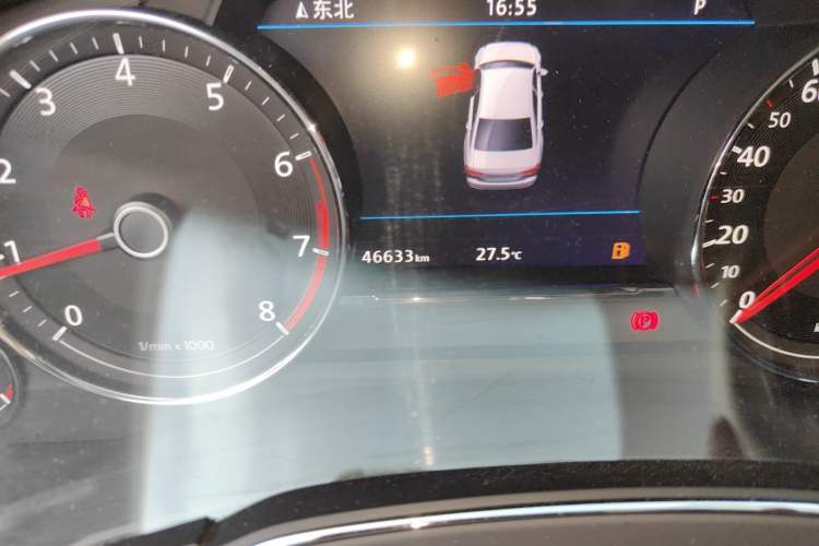 Used Volkswagen Phideon 2019 380TSI Two-Wheel Drive Business Edition China VI Standard Odometer Close Up
