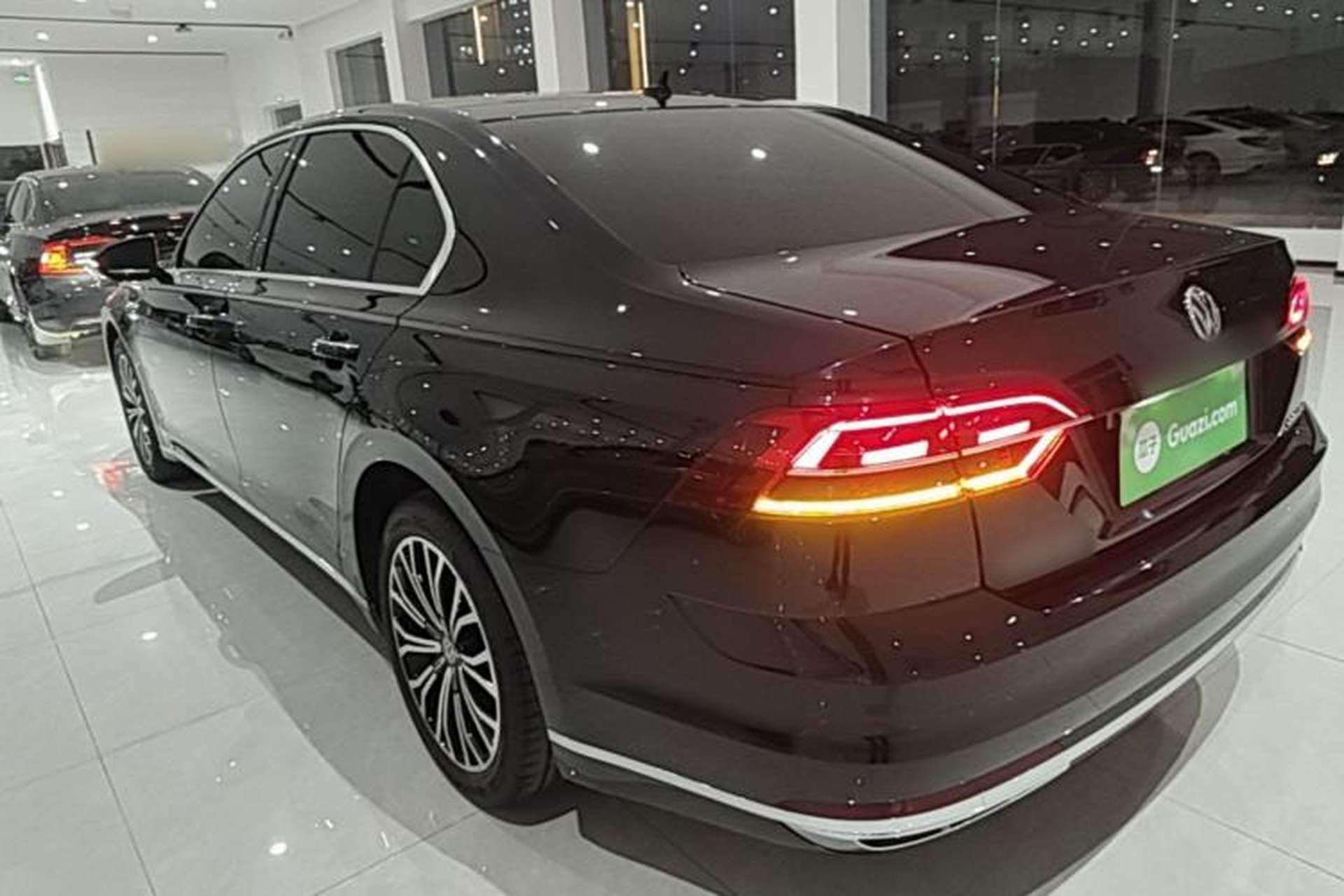 Used Volkswagen Phideon 2019 380TSI Two-Wheel Drive Business Edition China V Standard Rear Left 45 Deg