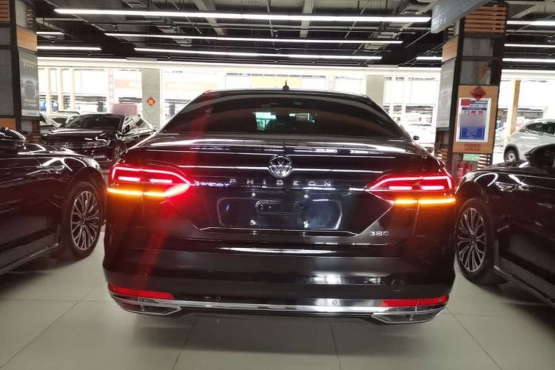 Used Volkswagen Phideon 2019 380TSI Two-Wheel Drive Business Edition China VI Standard Rear