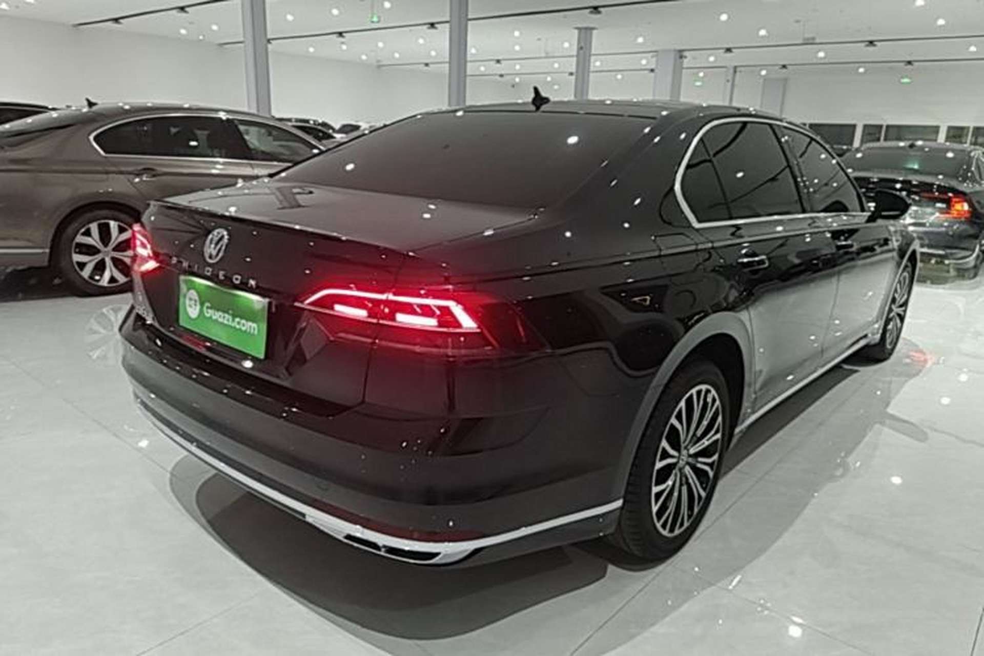 Used Volkswagen Phideon 2019 380TSI Two-Wheel Drive Business Edition China V Standard Rear Right 45 Deg