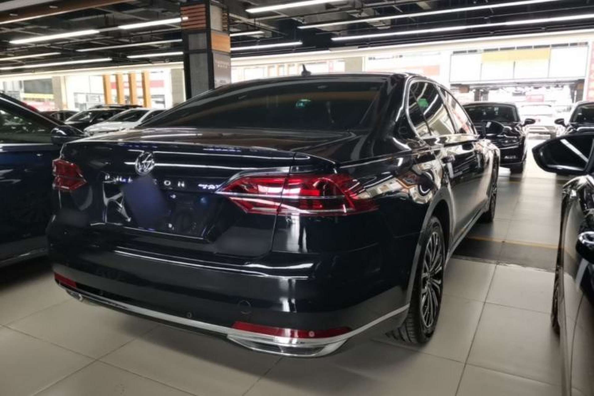 Used Volkswagen Phideon 2019 380TSI Two-Wheel Drive Business Edition China VI Standard Rear Right 45 Deg