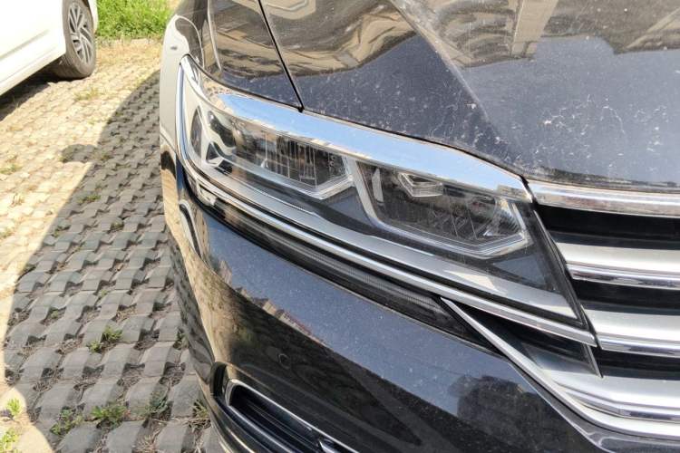 Used Volkswagen Phideon 2019 380TSI Two-Wheel Drive Business Edition China V Standard Right Front Headlight