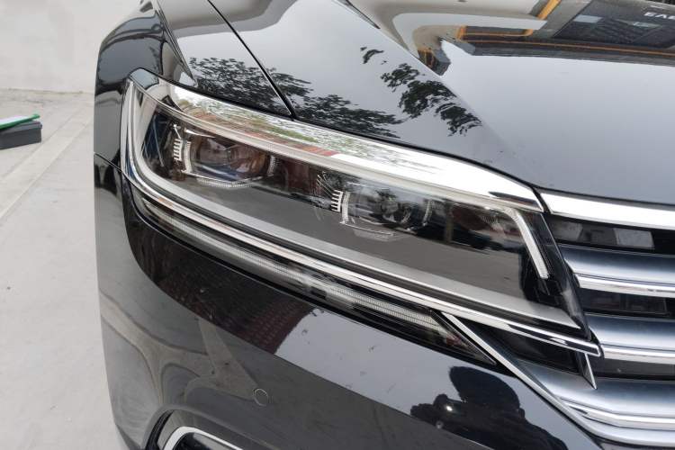 Used Volkswagen Phideon 2019 380TSI Two-Wheel Drive Business Edition China VI Standard Right Front Headlight