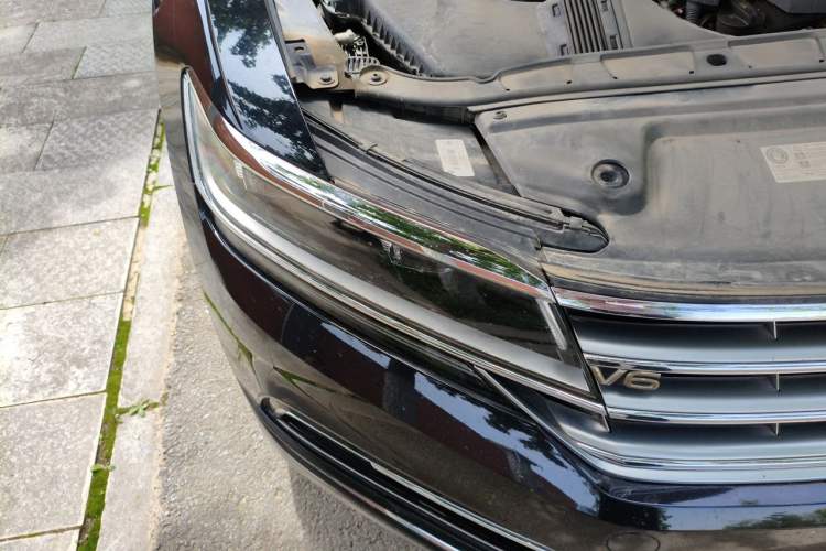 Used Volkswagen Phideon 2019 380TSI Two-Wheel Drive Business Edition China VI Standard Right Front Headlight