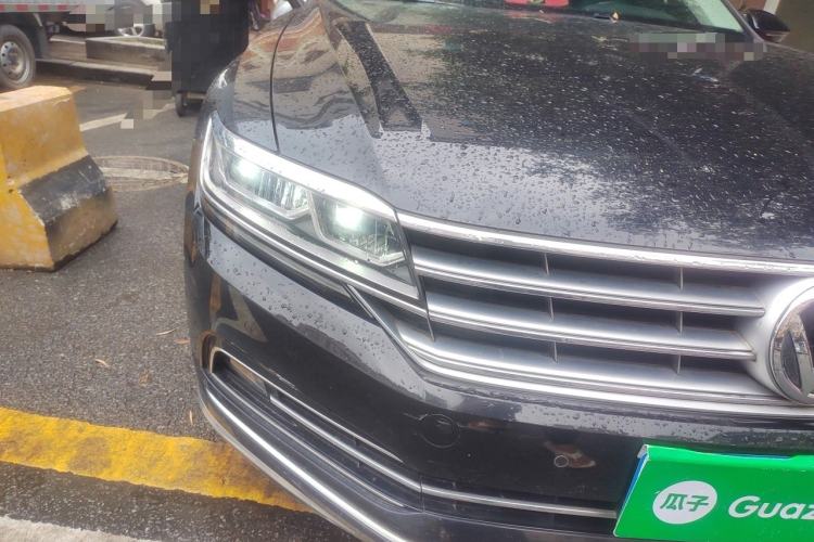 Used Volkswagen Phideon 2019 380TSI Two-Wheel Drive Business Edition China VI Standard Right Front Headlight